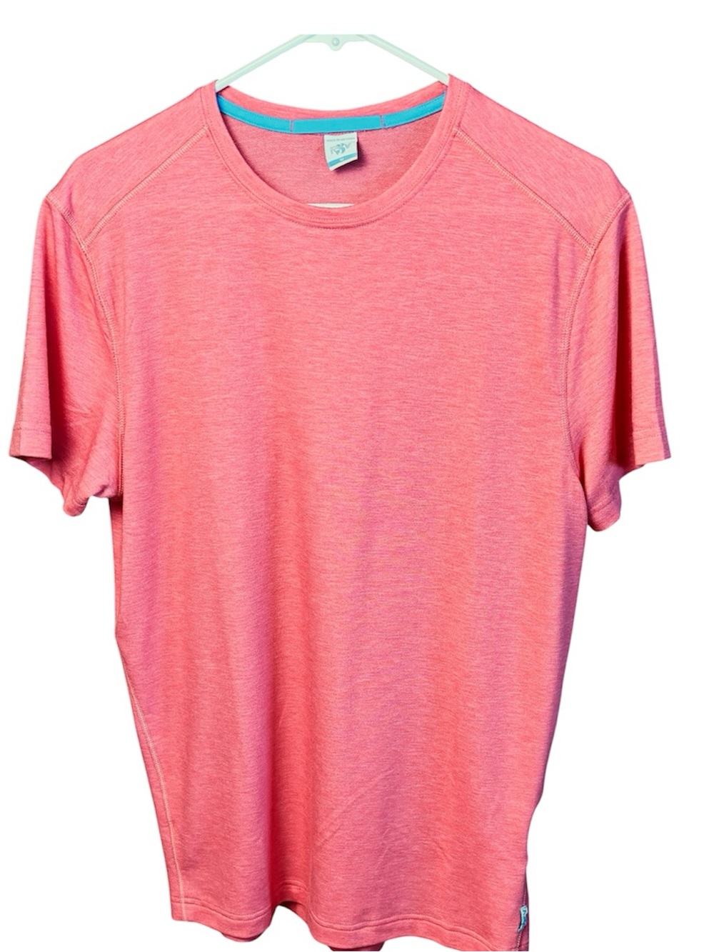 Men's performance moisture wicking REV short sleeve tee size medium. NWOT